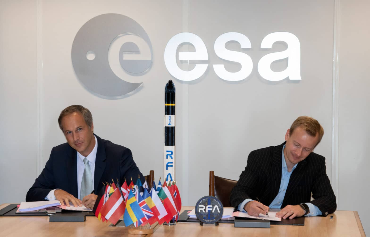 image of ESA signing contracts